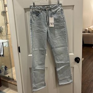 Zara Size 38 Light Wash Slit Jeans